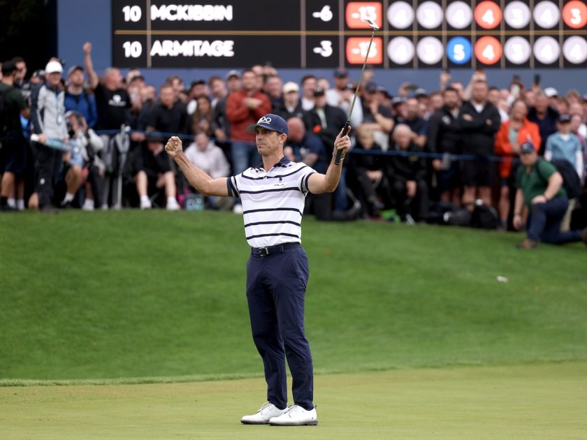 Billy Horschel conquista Wentworth al playoff. Quarto Manassero